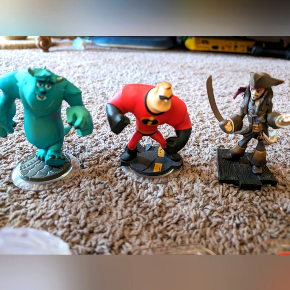 Disney Infinity Base Set (2), Characters, Power Discs, & Playsets - Picture 4 of 7